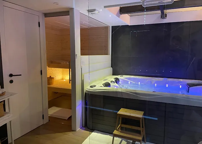 O Voda מלון אהבה Waremme